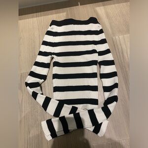 CLASSY OFF THE SHOULDER TOP-extremely stretchy- NEW CONDITION